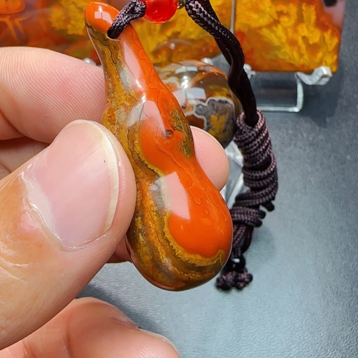 玛瑙/玉髓战国红未镶嵌一****人