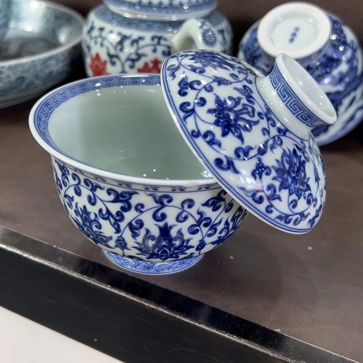 全场景德镇陶瓷觉得组动作的