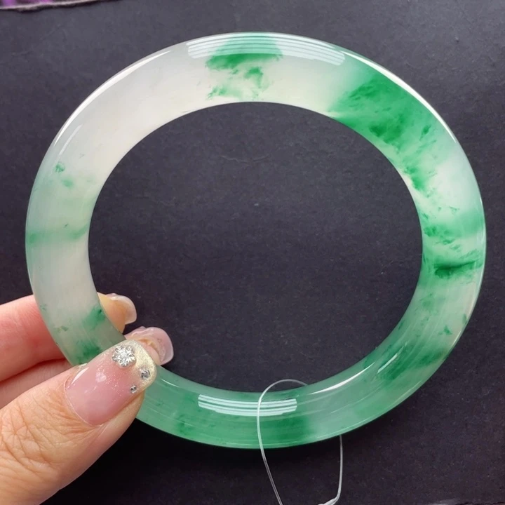 未镶嵌手镯石英质玉