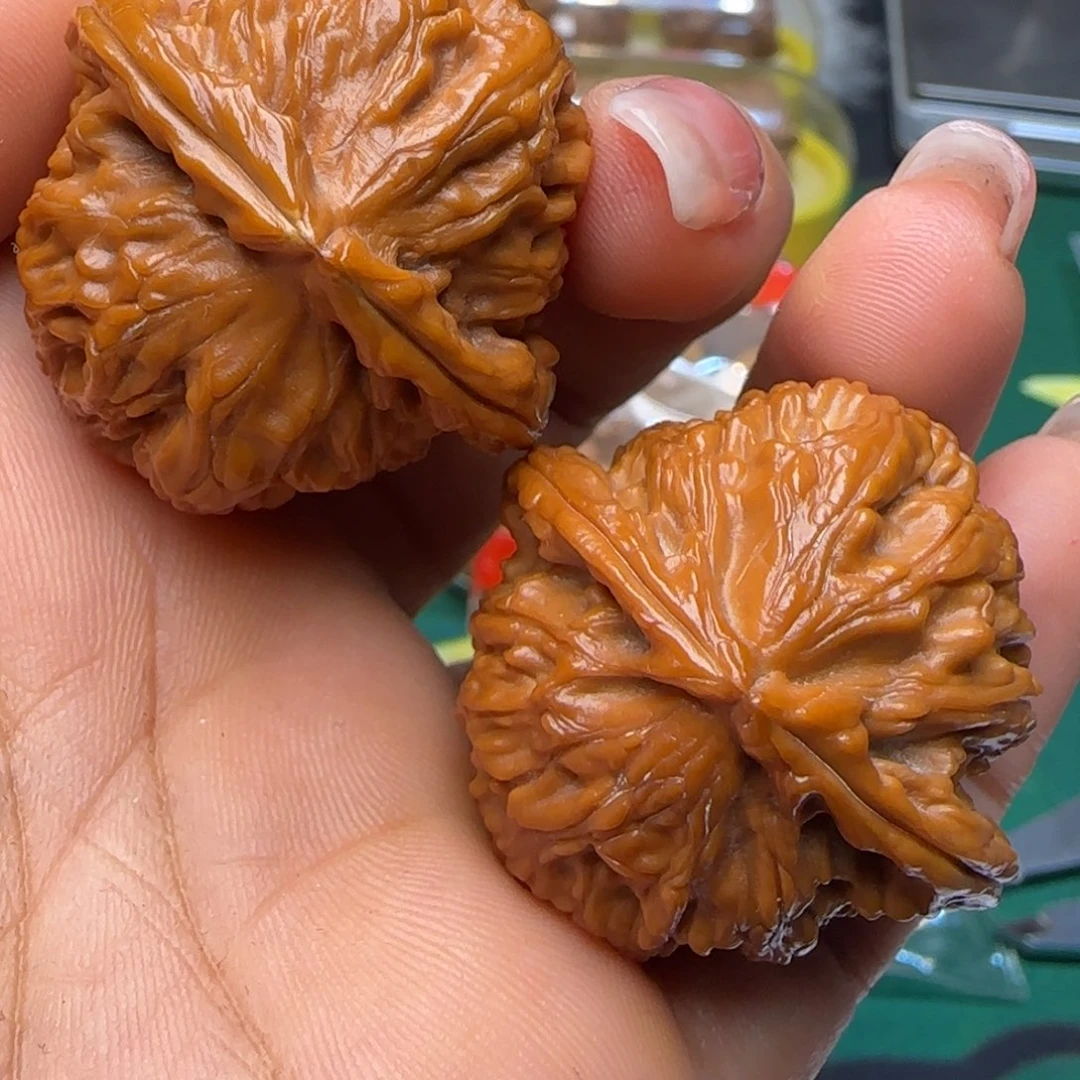 文玩核桃吊坠37全品三角白