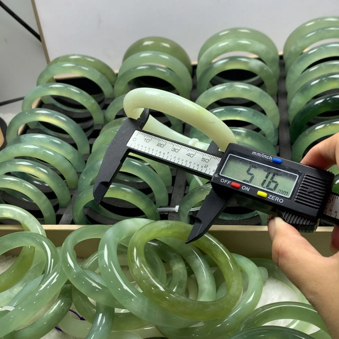蛇纹石玉未镶嵌手镯417