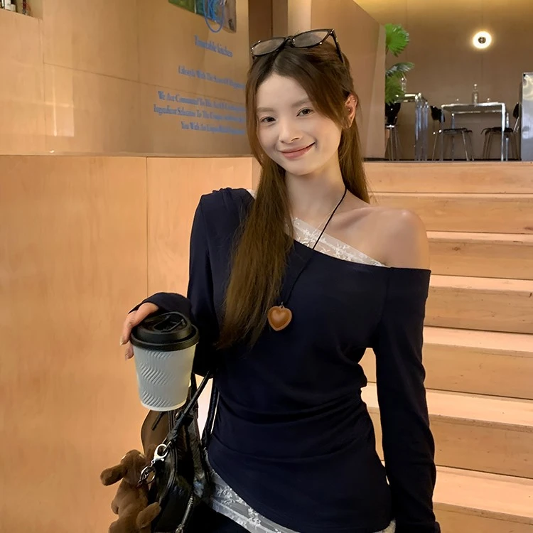 纯欲斜肩蕾丝长袖T恤女2025春季新款甜辣风拼接修身显瘦露肩上衣