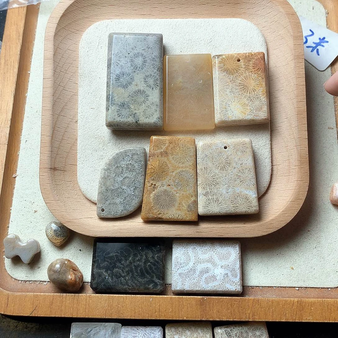 硅化珊瑚（珊瑚玉）颈饰未镶嵌1*7