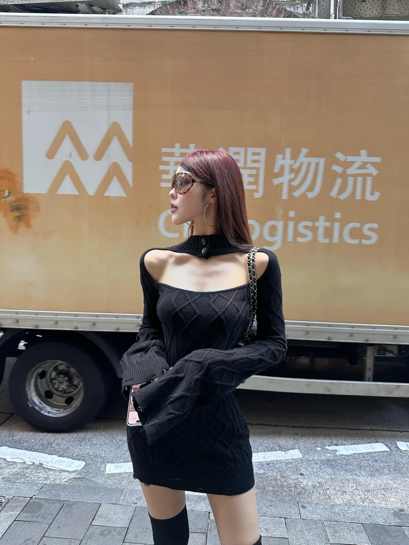 纯欲风辣妹性感镂空半高领紧身针织毛衣连衣裙收腰显瘦包臀短裙女