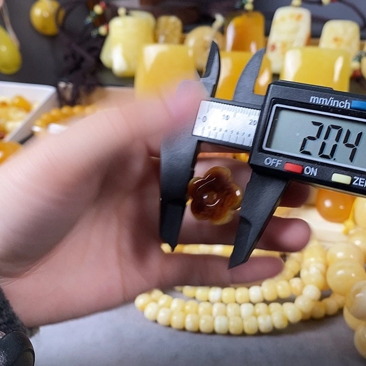 琥珀未镶嵌裸石小花