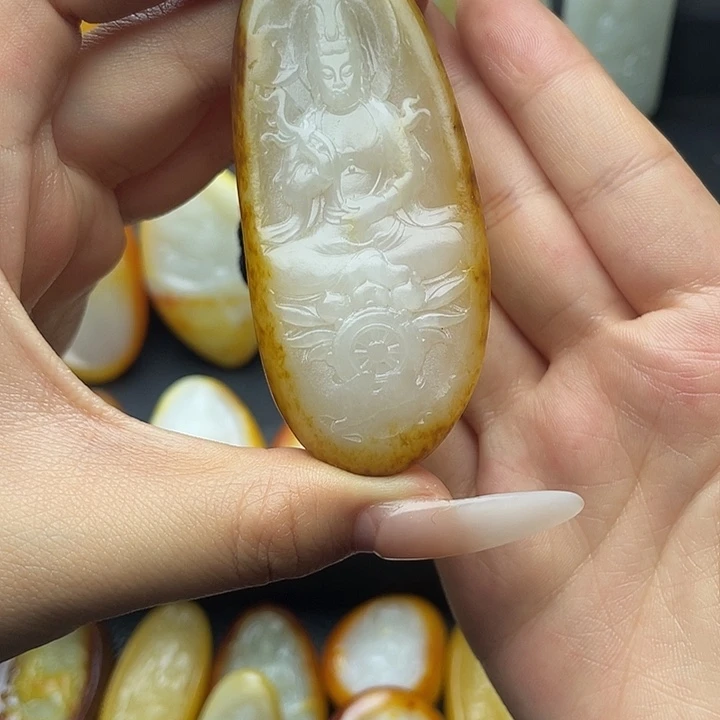 和田玉未镶嵌颈饰