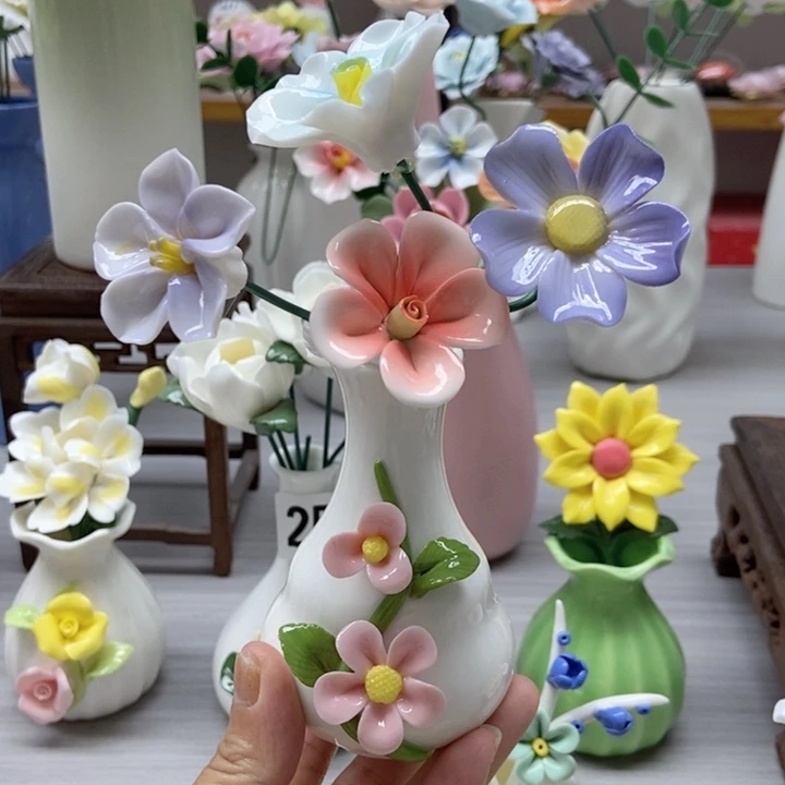 摆件手工制作陶瓷花带花瓶