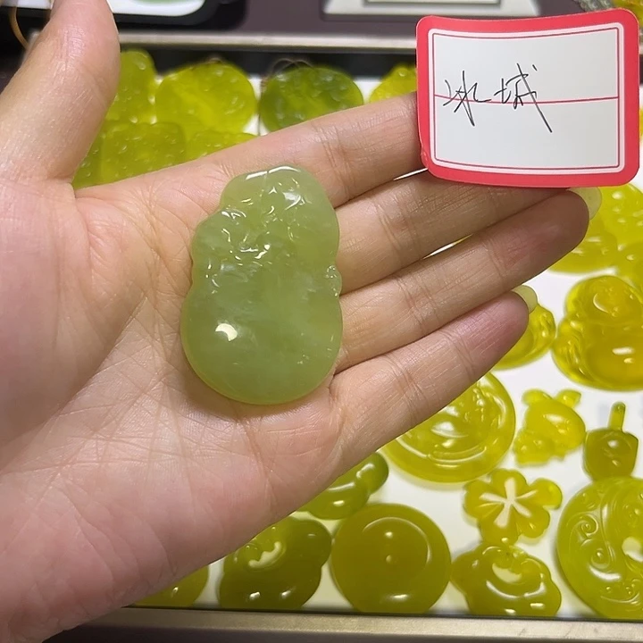 *****未镶嵌蛇纹石玉颈饰