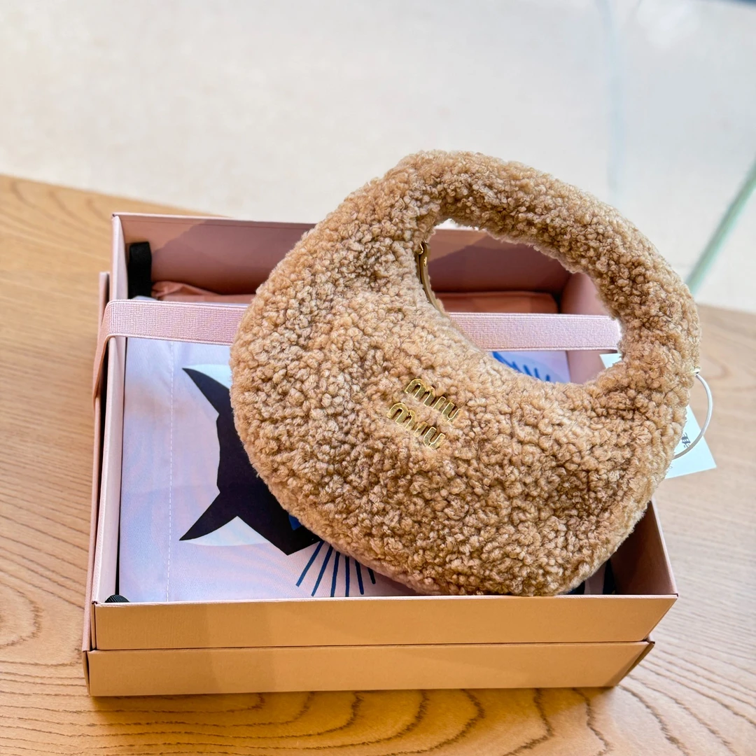 95新 MIU MIU/缪缪 Miu Miu 焦糖色泰迪毛毛hobo/H0012310