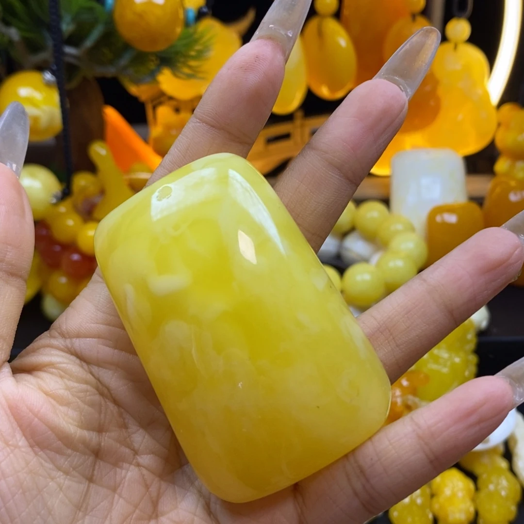 沐***阳精品珠子吊坠一条