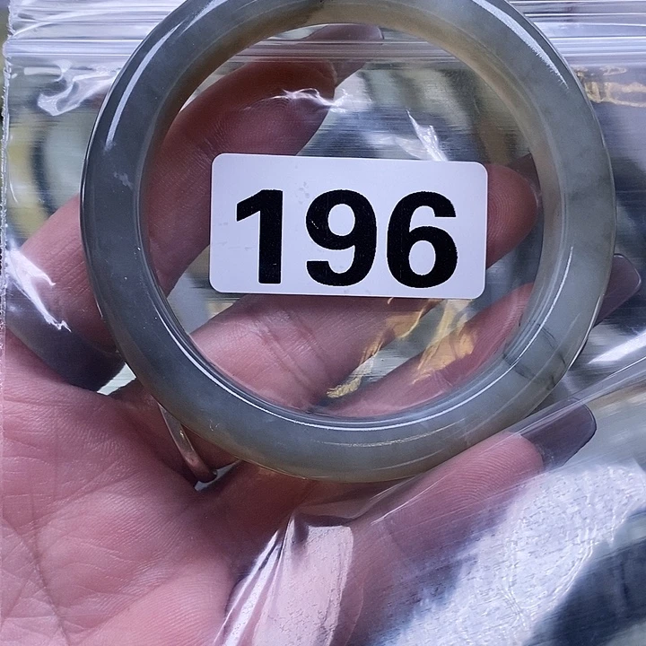 伊***莲蛇纹石玉未镶嵌手镯