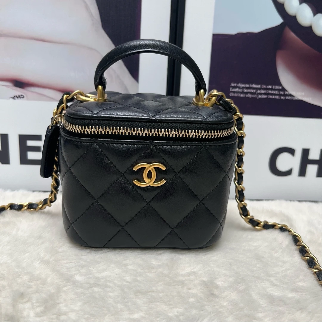 99新 Chanel/香奈儿 香奈儿黑金手柄小盒子（31开带卡）