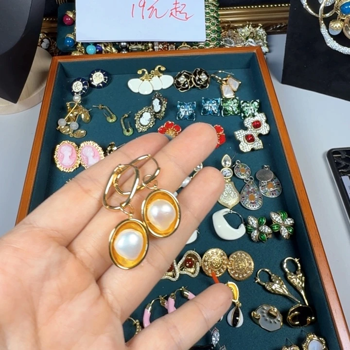 铜合金合金锆石耳环