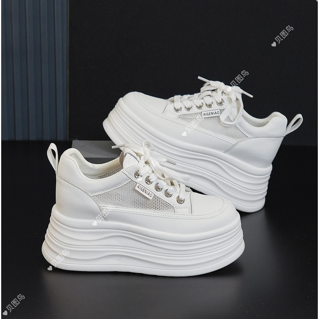 2025新款厚底小白鞋女舒适百搭休闲运动鞋小个增高面包鞋zlq