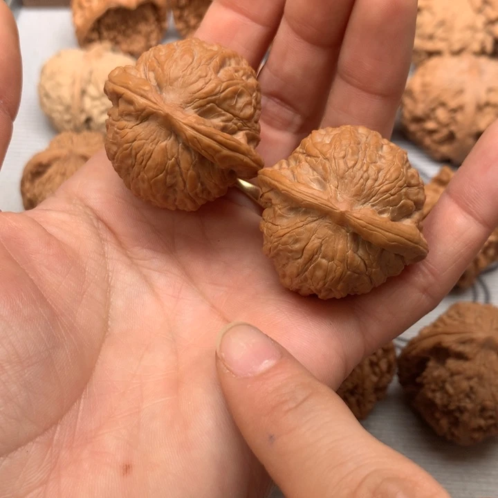 大***翠把件文玩核桃乾隆磨