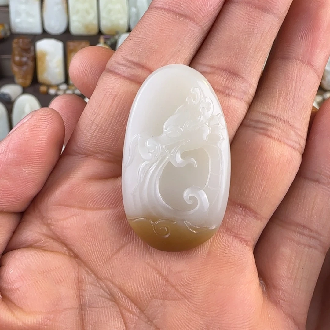 和田玉（糖玉）未镶嵌颈饰