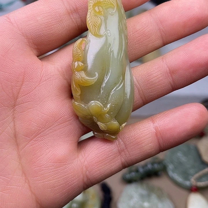 和田玉吊坠(赠链)未镶嵌