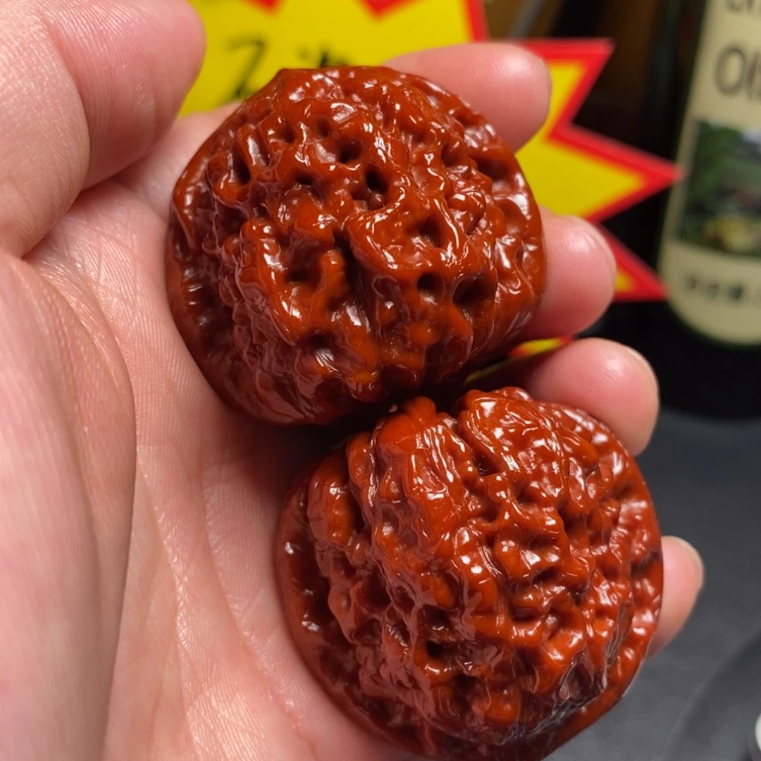 文玩核桃吊坠大****间40龙顶