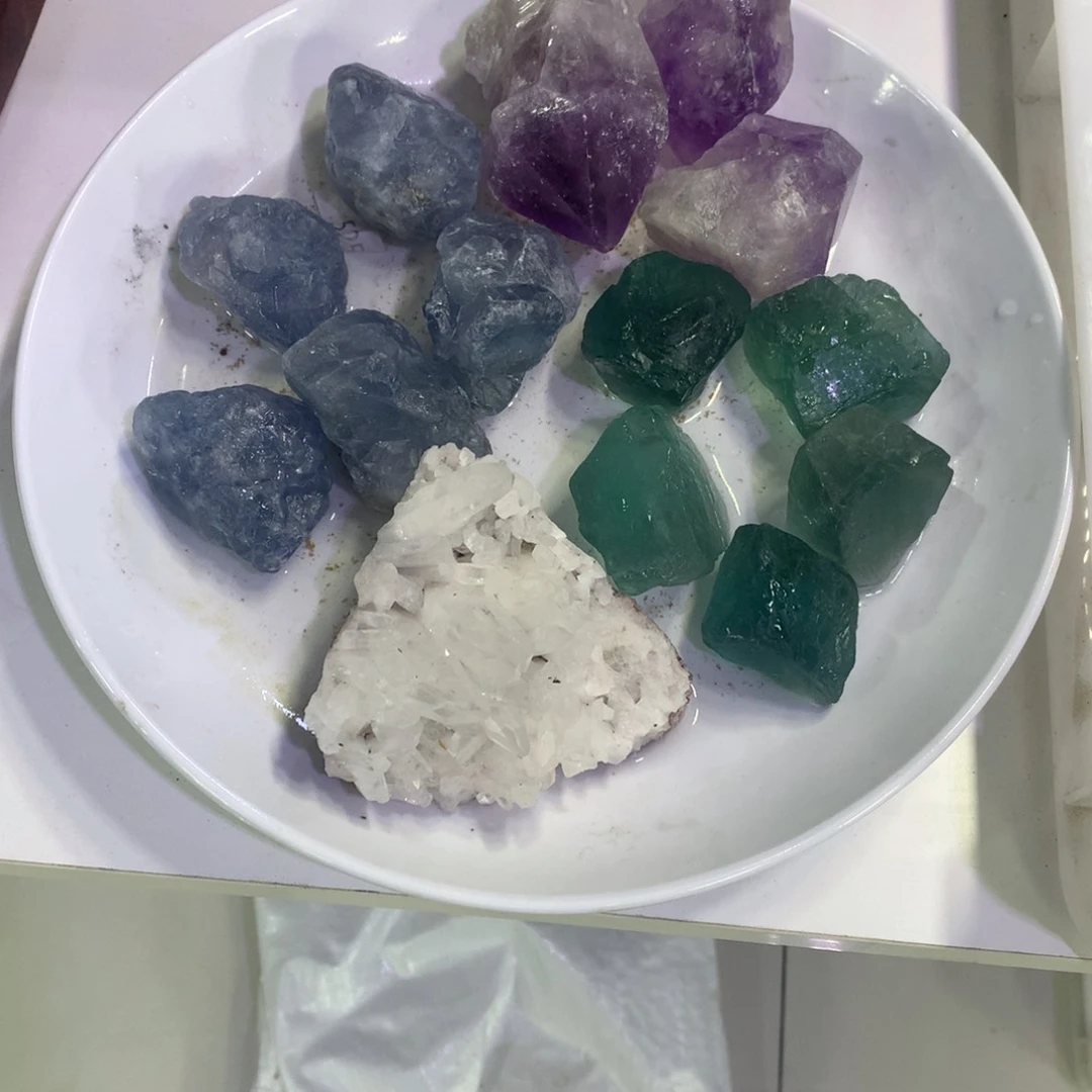 小***秋未镶嵌水晶大型摆件（非配饰）