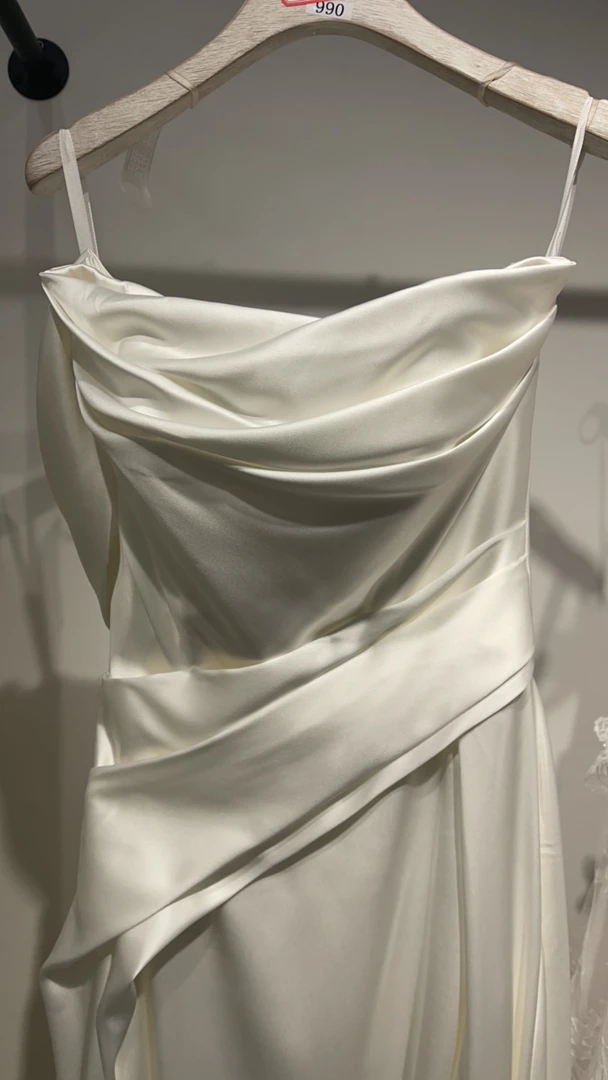 雪研—一字肩缎面婚纱