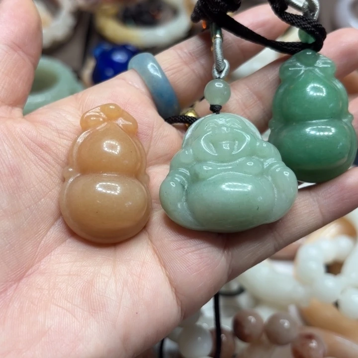 起***难石英岩玉合金颈饰