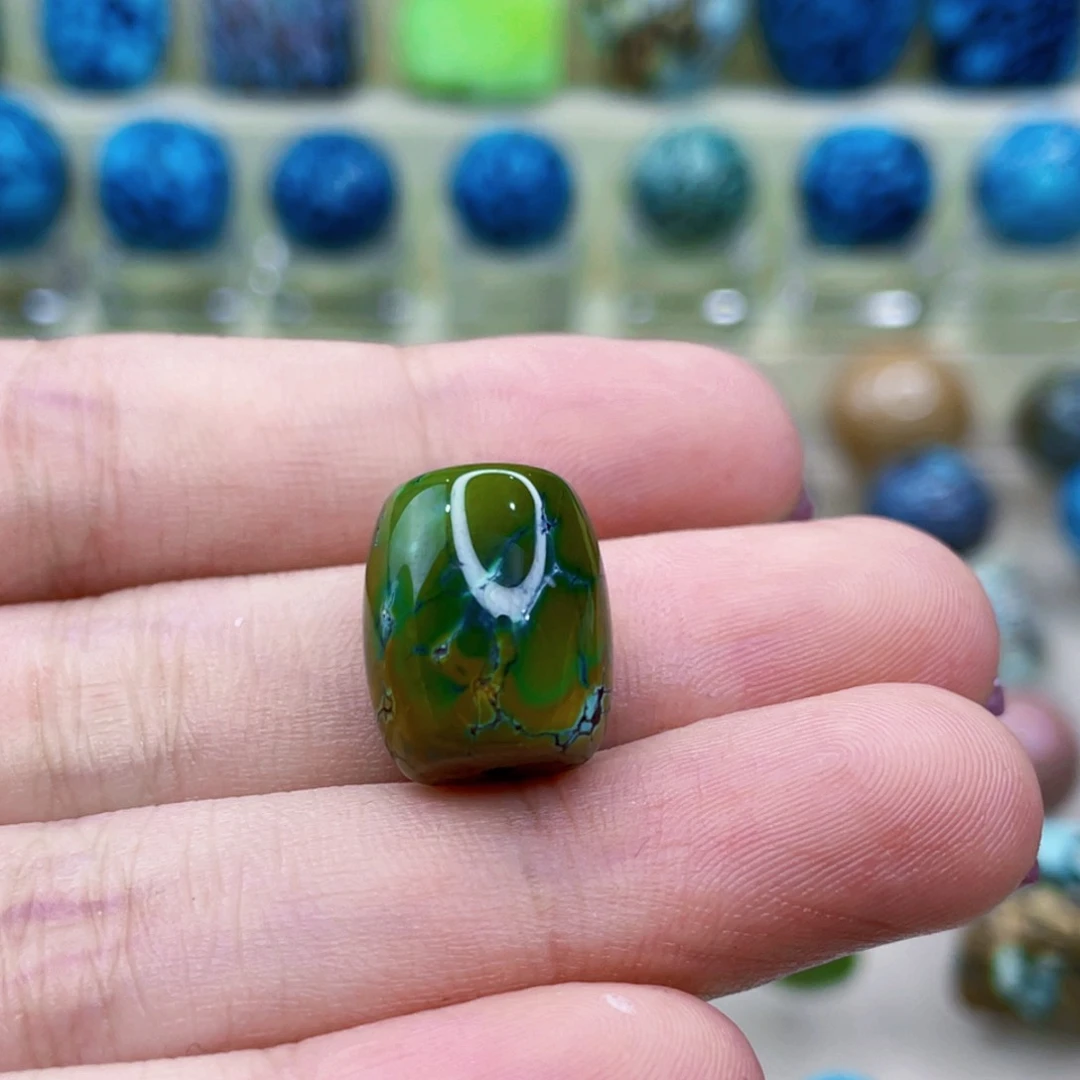 未镶嵌绿松石颈饰