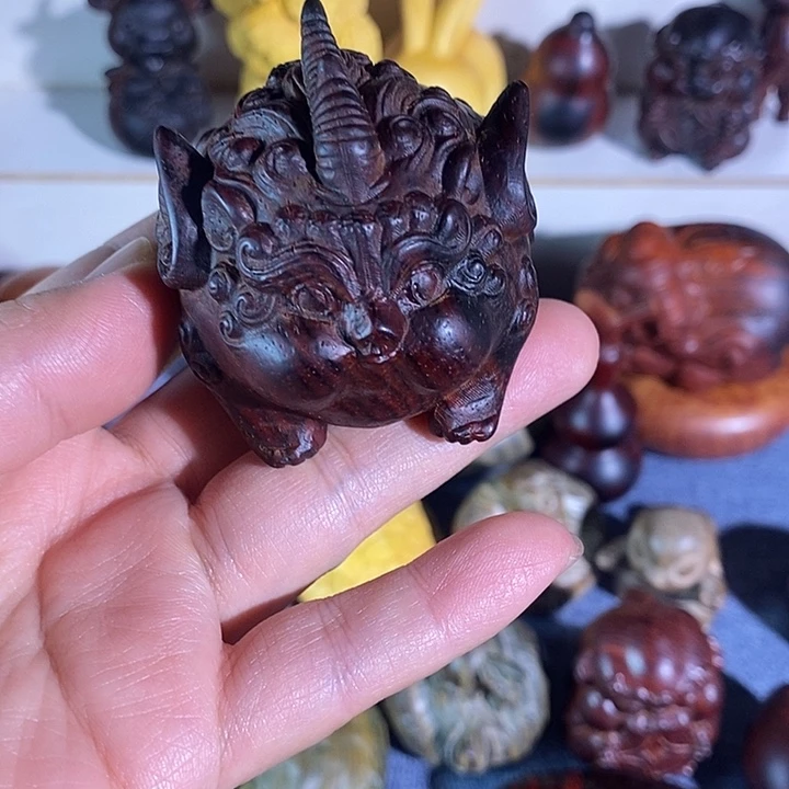 蒋***蒋微凹黄檀（南美大红酸枝）金蚕