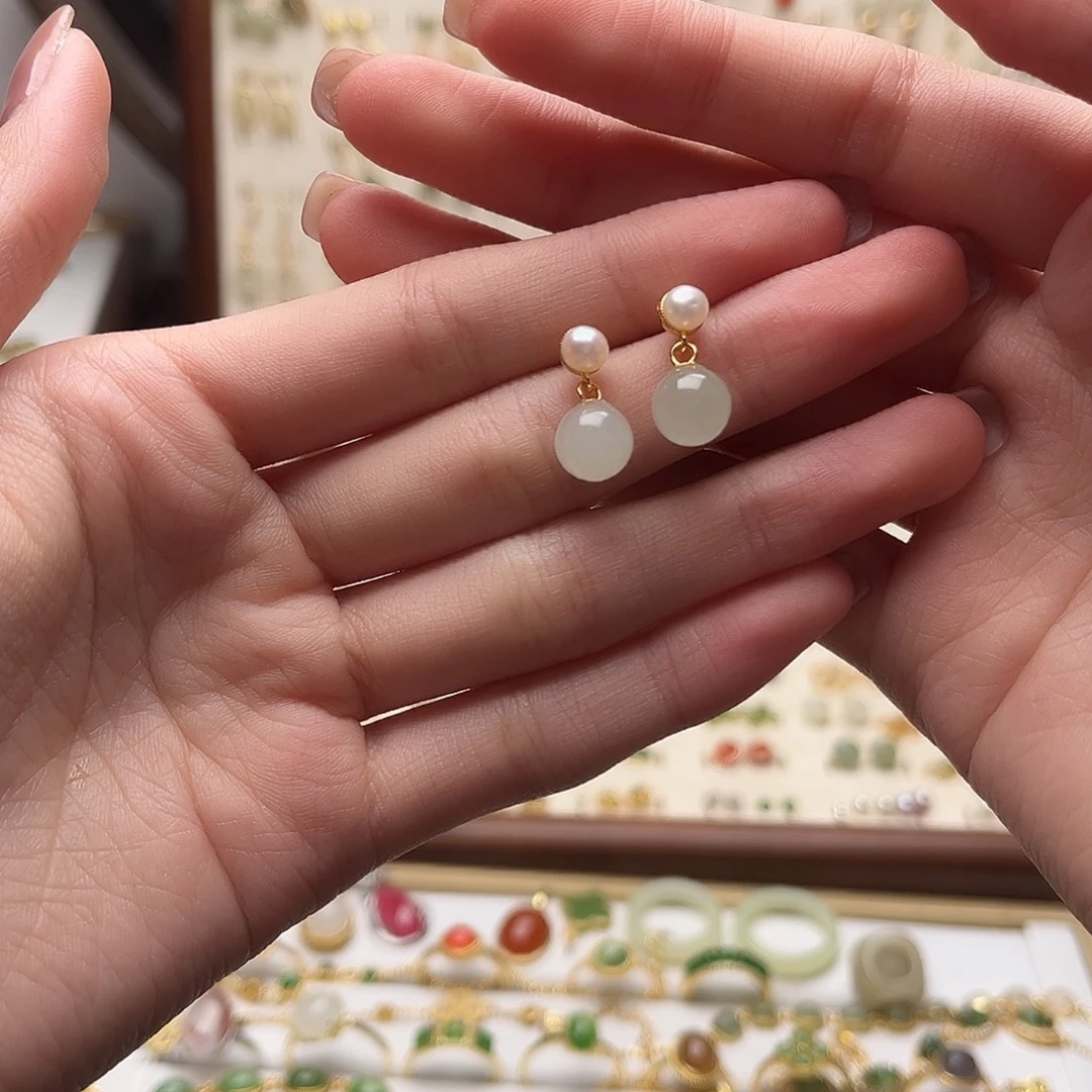 和田玉未镶嵌耳饰