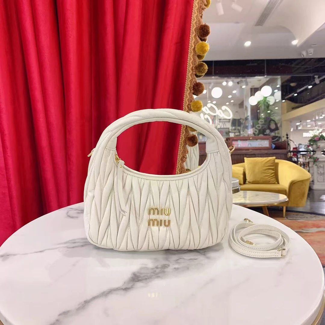 95新 MIU MIU/缪缪 GGS缪缪hobo小号白色金扣羊皮单肩包65708860
