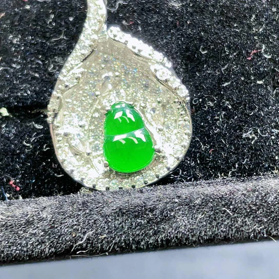 翡翠颈饰未镶嵌130，