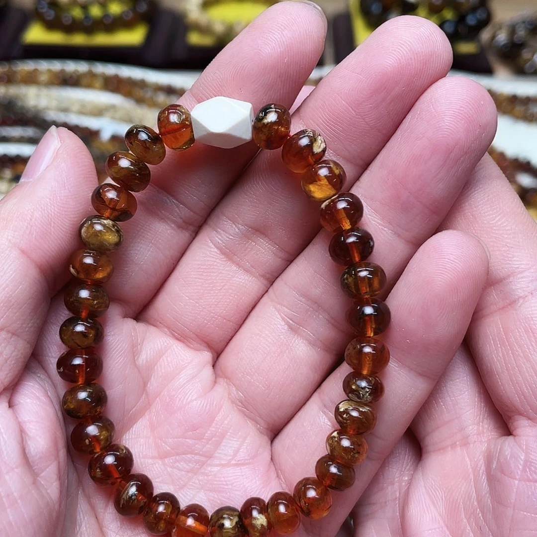 未镶嵌琥珀裸石七