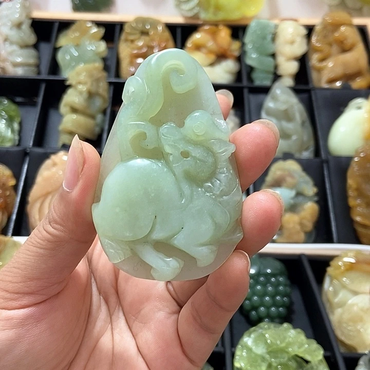 蛇纹石玉未镶嵌挂件