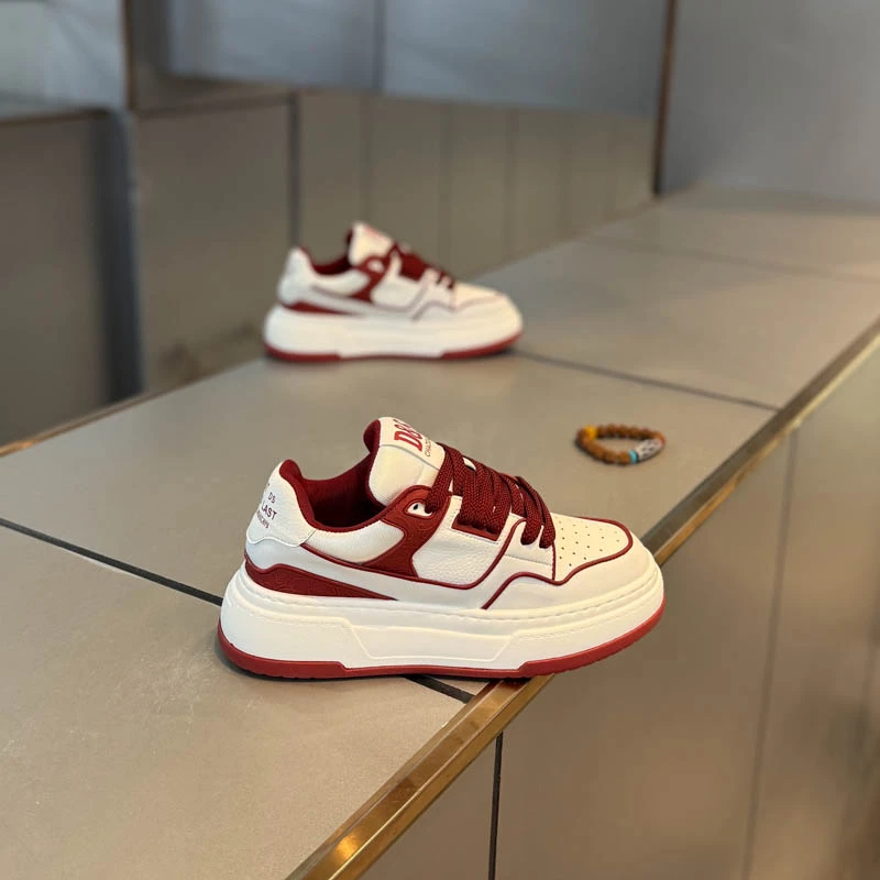 男鞋2025年秋季新款低帮鞋高级感网红同款拼色潮流鞋系带厚底