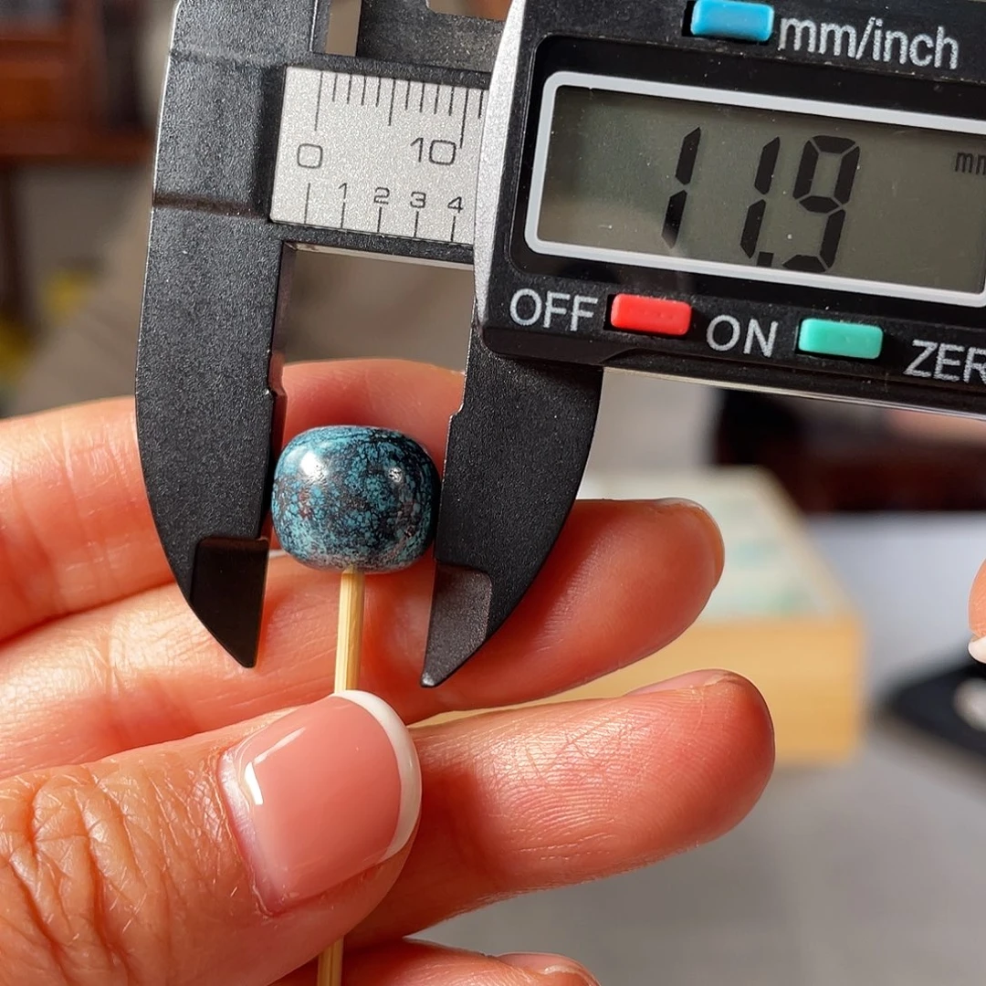 绿松石颈饰未镶嵌