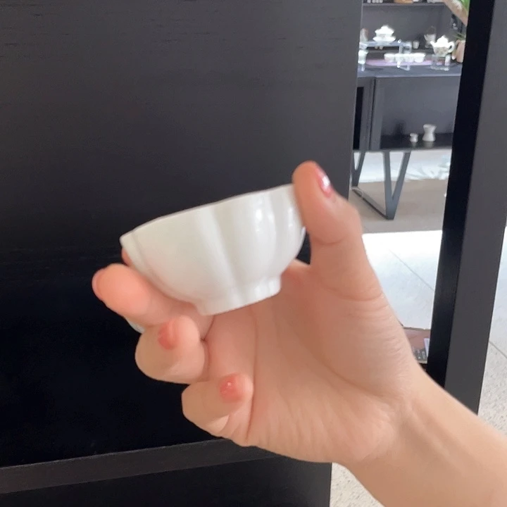 瓷片在乎过的人总是喜欢别人