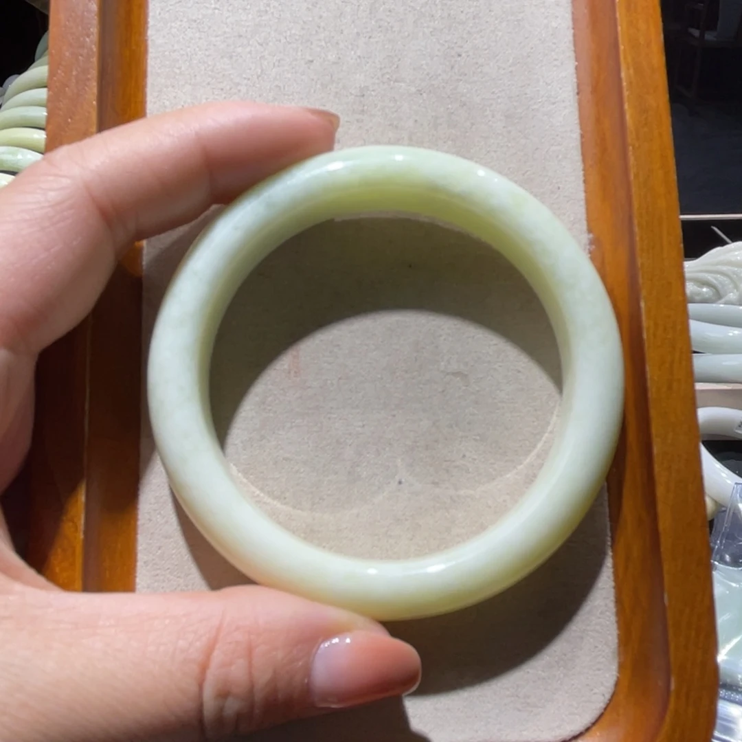 纤***月蓝田玉（蛇纹石化大理石玉）未镶嵌手镯