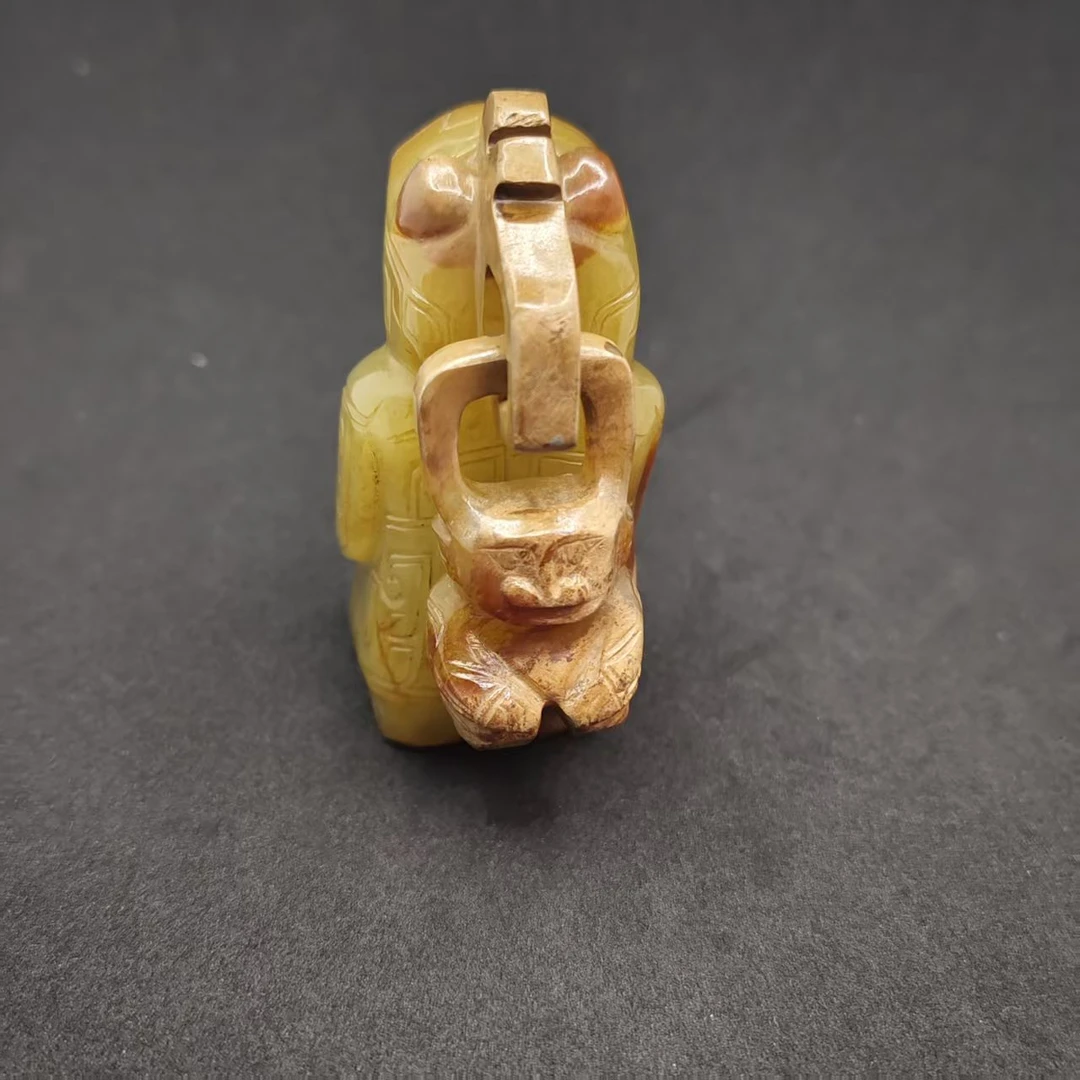 40B17   明   和田玉瑞兽摆件