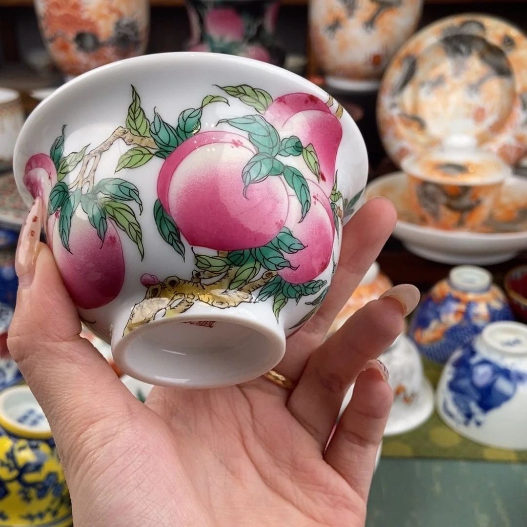 陶瓷的设计师是一个非常