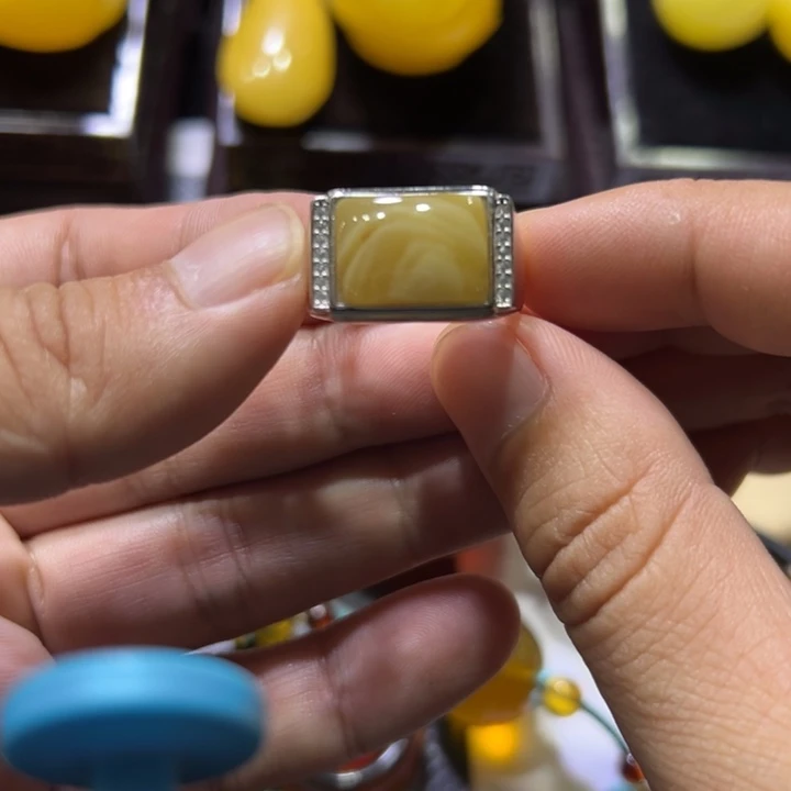 琥珀颈饰未镶嵌琥珀戒指