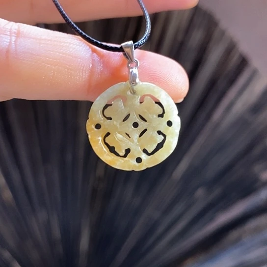 翡翠未镶嵌颈饰7天无理由