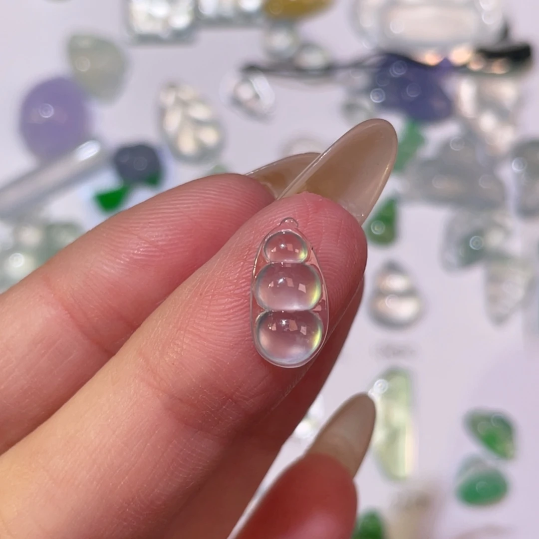 翡翠未镶嵌颈饰裸石