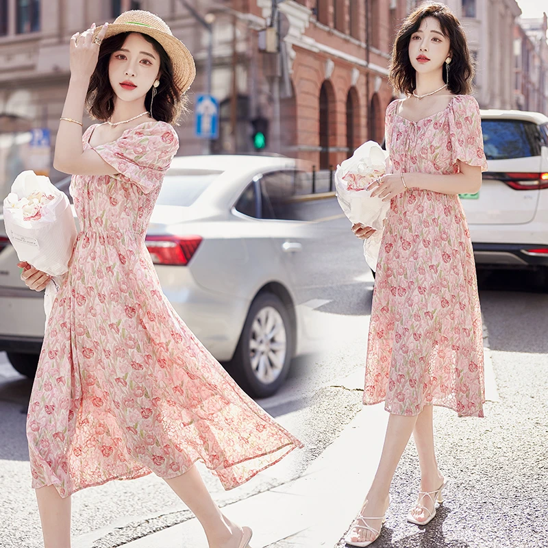 现货2024年新款女夏季时尚大方优雅碎花印花轻松遮肉显瘦连衣裙