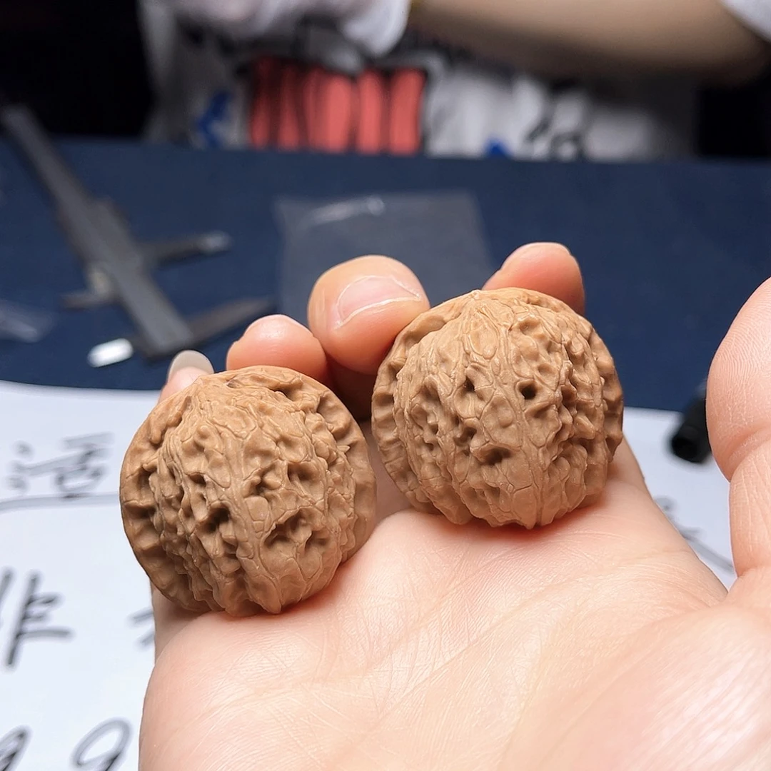 桃核把件004-白狮子核桃35
