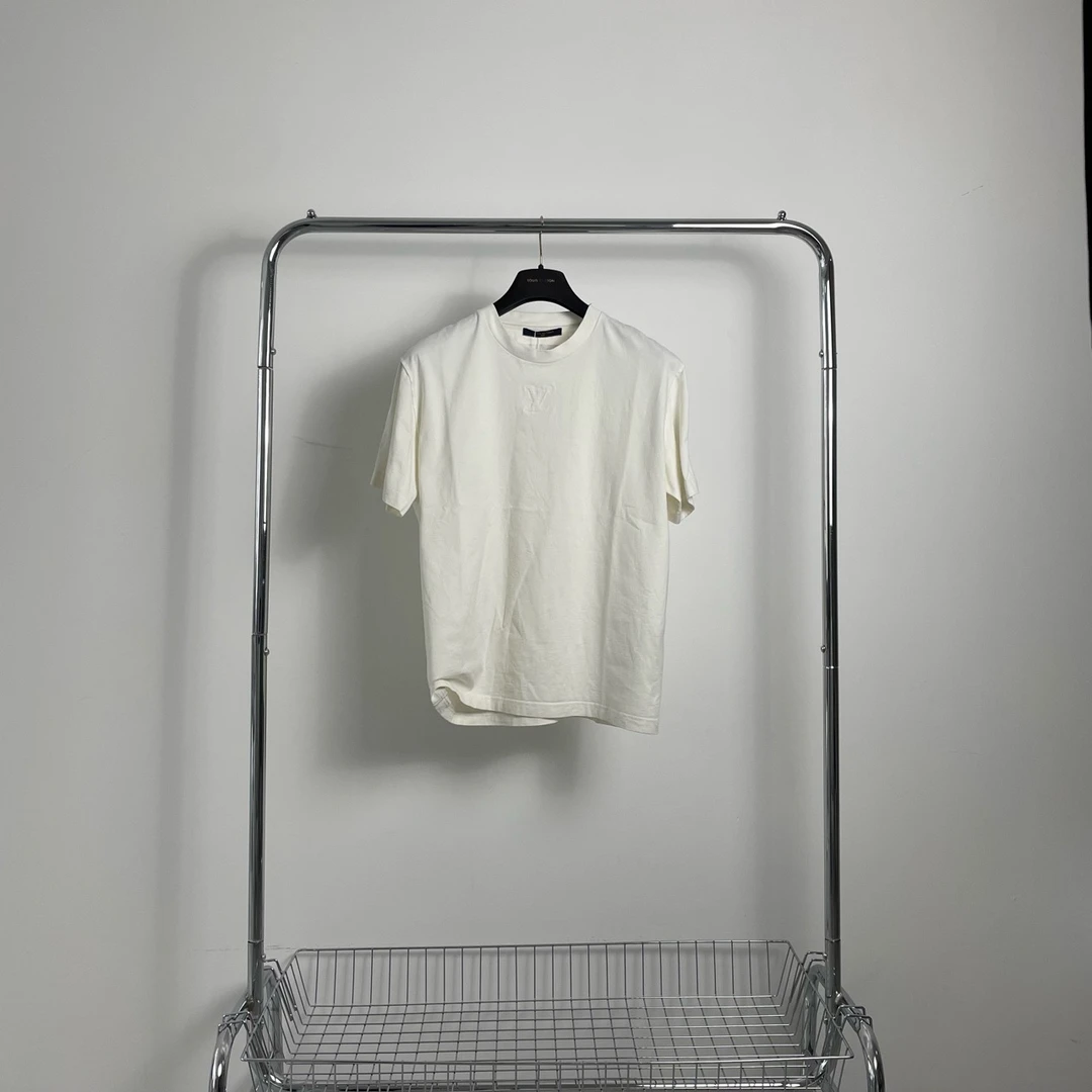 全新未使用 LouisVuitton/路易威登 浮雕logo短袖 yy00558 尺码 l