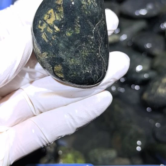 刘***平藏玉药王石原石一个