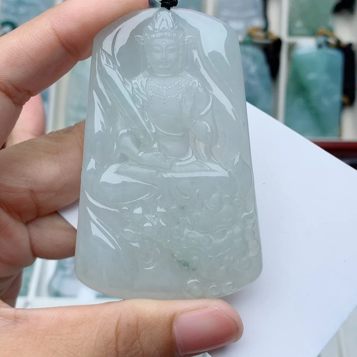 翡翠未镶嵌颈饰文殊