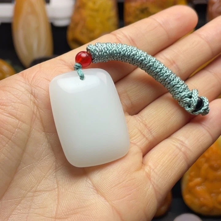 石英质玉挂件未镶嵌