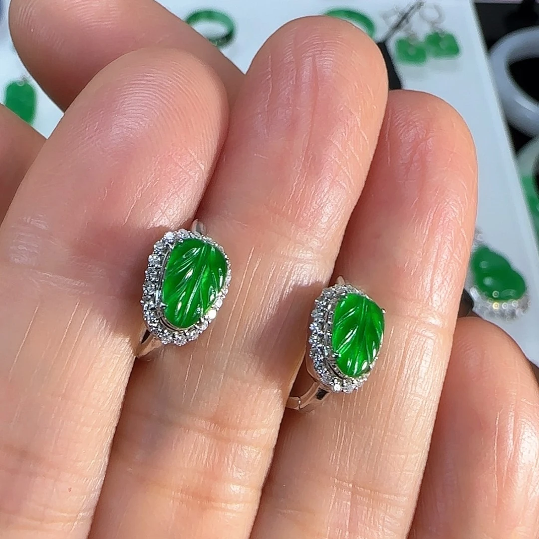 翡翠耳饰18K金镶嵌叶子