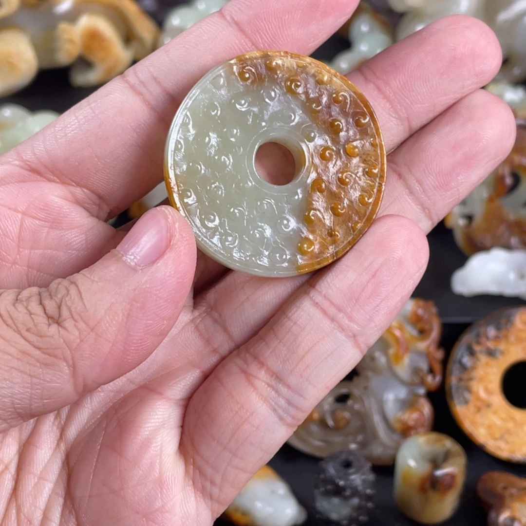 福***缘和田玉未镶嵌颈饰