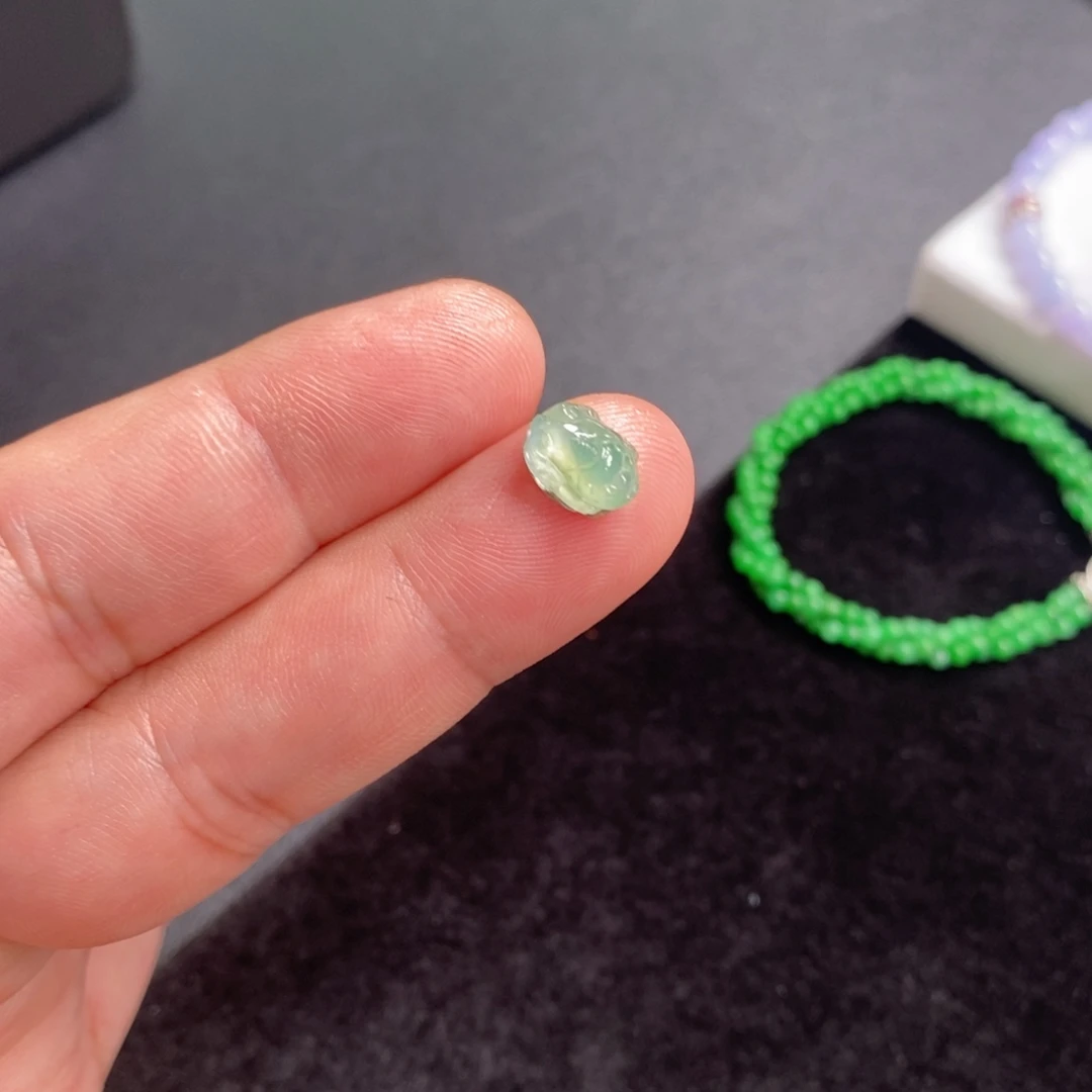 翡翠裸石冰种貔貅